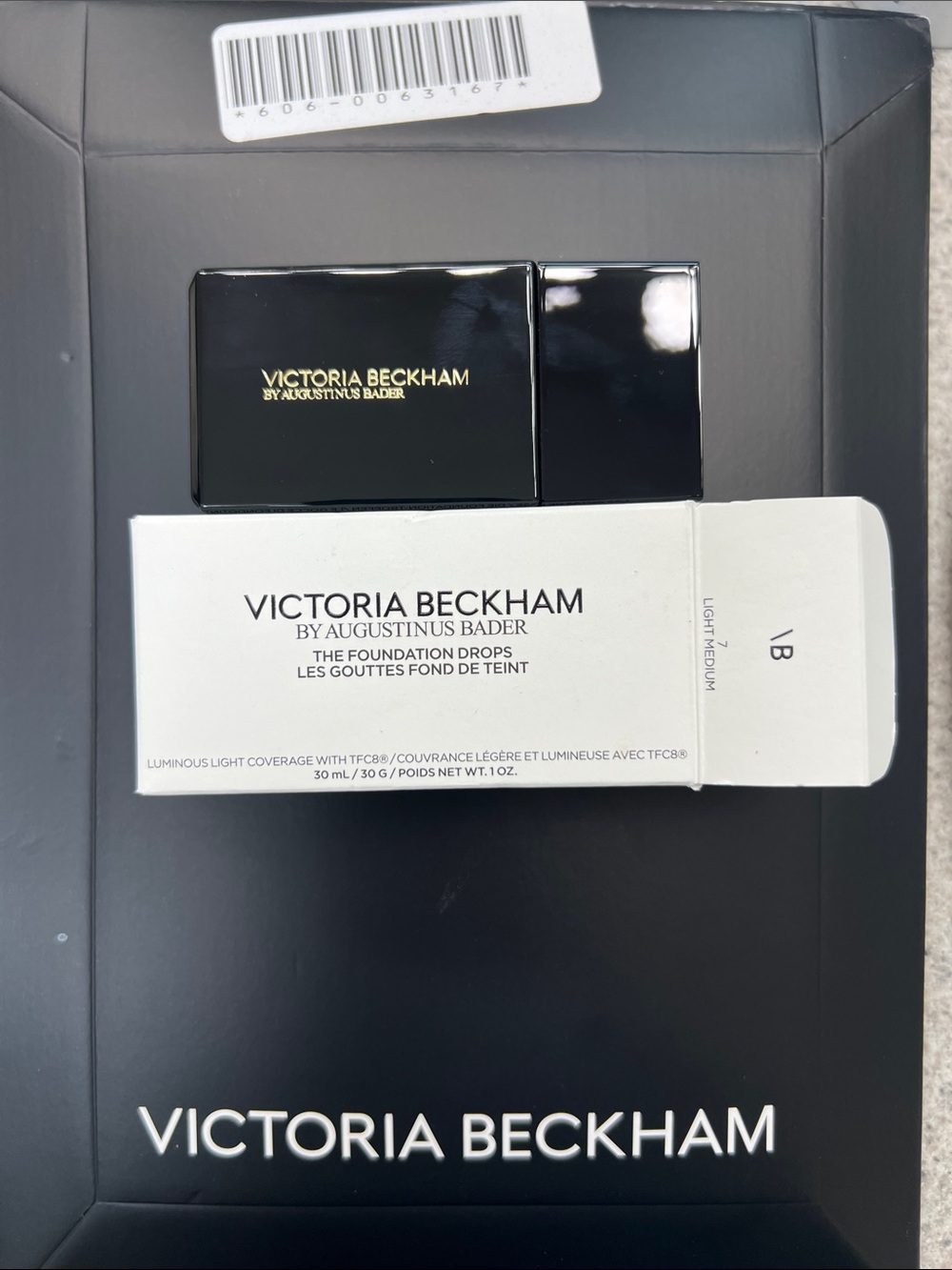Victoria Beckham by Augustine Bader foundation 7 Light Medium